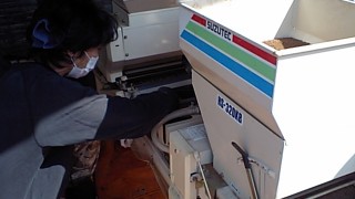 種まき始めました。