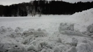 雪下人参の畑、除雪