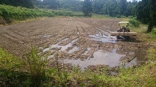 ポンプ・アップで代掻き作業