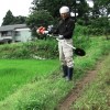 除草剤を控えた草刈り作業