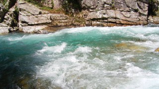 清冽な雪解け水
