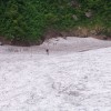 石転び雪渓にて