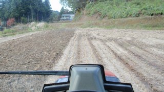 トラクター耕運と湛水管理